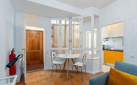 Opo Bolhao Flats By Destiny Houses